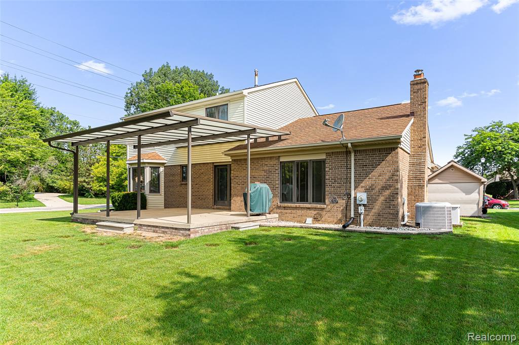 22333 Crestwood Street, Trenton, MI 48183 — Photo 19