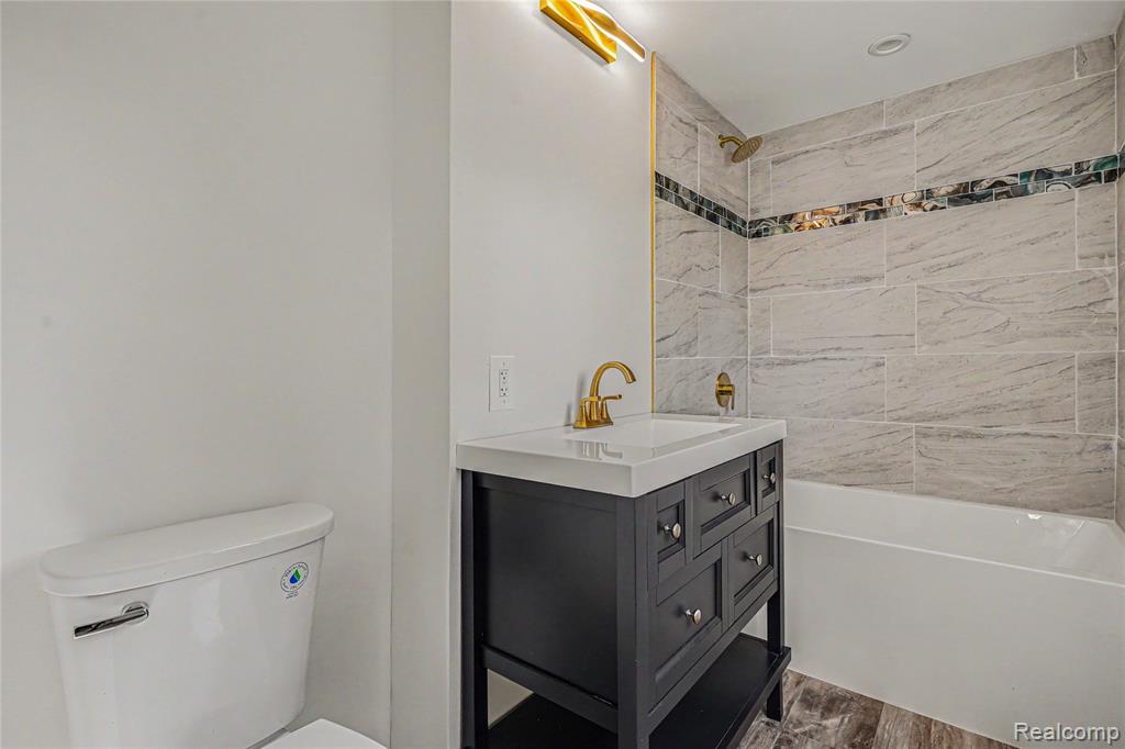 6275 Westmoor Drive, Shelby, MI 48316 — Photo 16