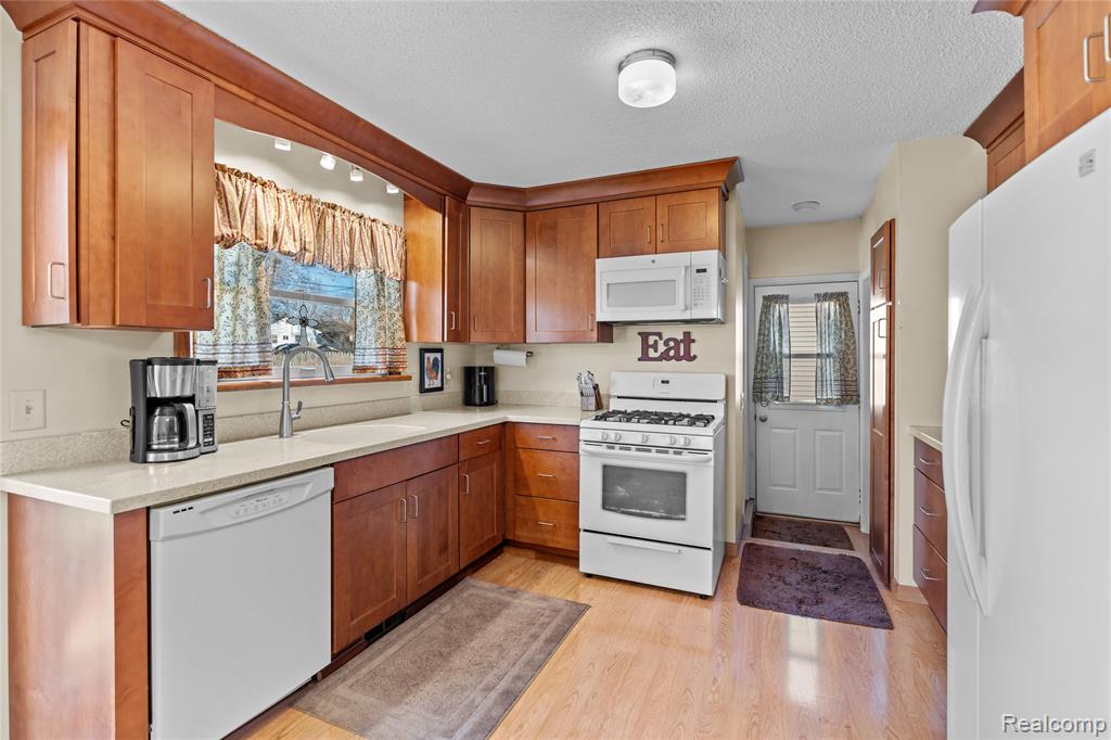 5354 Winshall Drive, Swartz Creek, MI 48473 — Photo 4