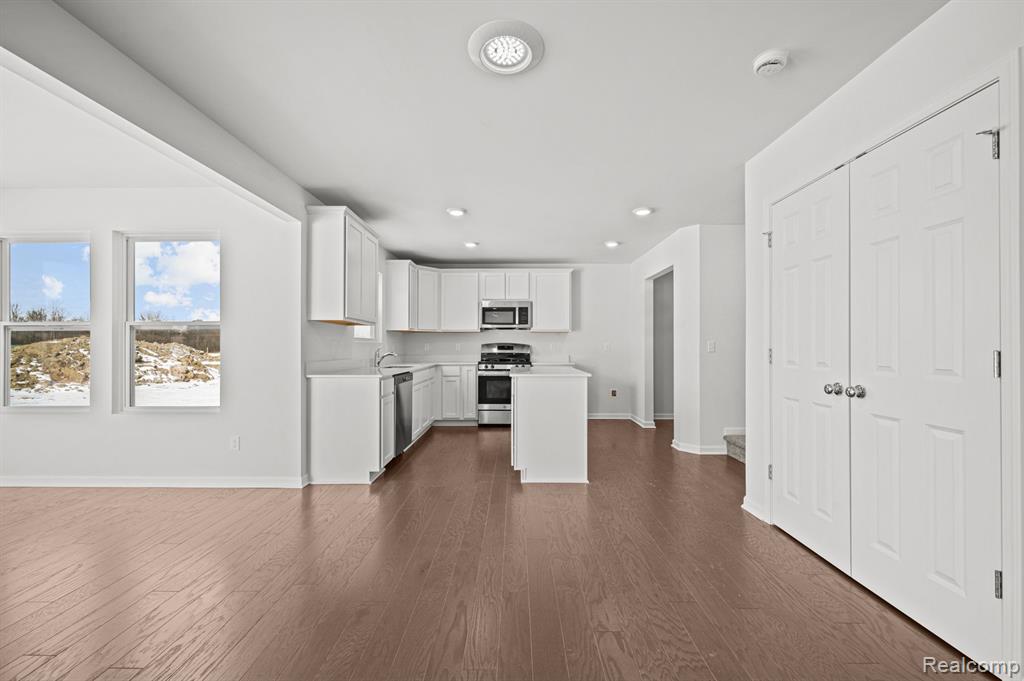 54631 HERON Circle, New Baltimore, MI 48047 — Photo 6