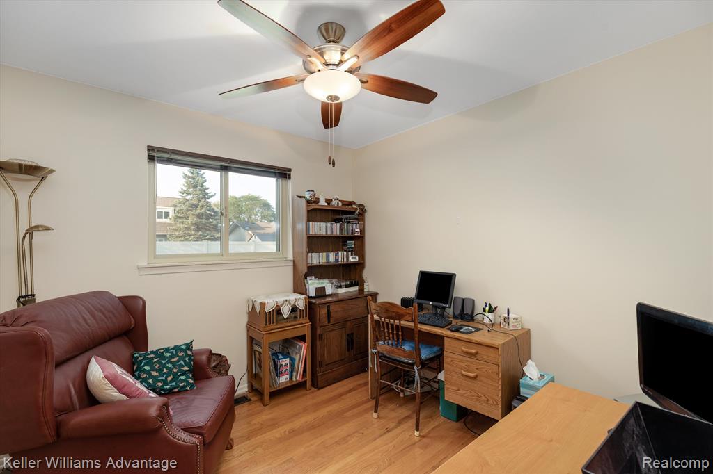 44284 SUFFOLK, Canton, MI 48187 — Photo 18