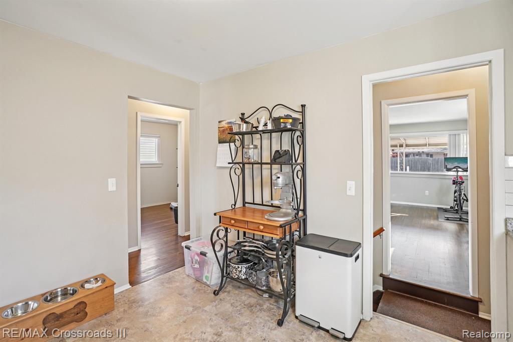 5578 Grindley Park Street, Dearborn Heights, MI 48125 — Photo 18
