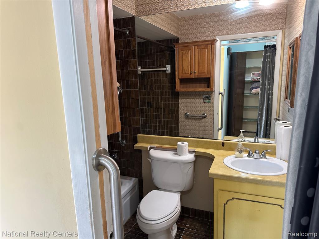 40390 Newport Drive, 60, Plymouth, MI 48170 — Photo 8