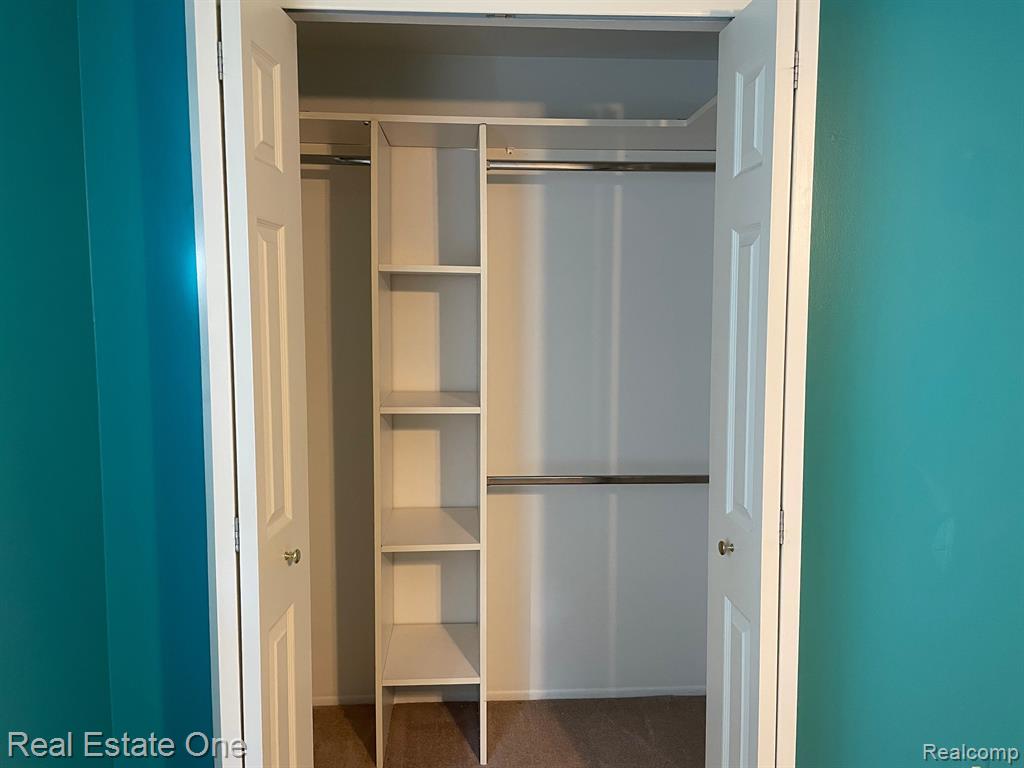 7482 ADMIRALTY Drive, Canton, MI 48187 — Photo 18