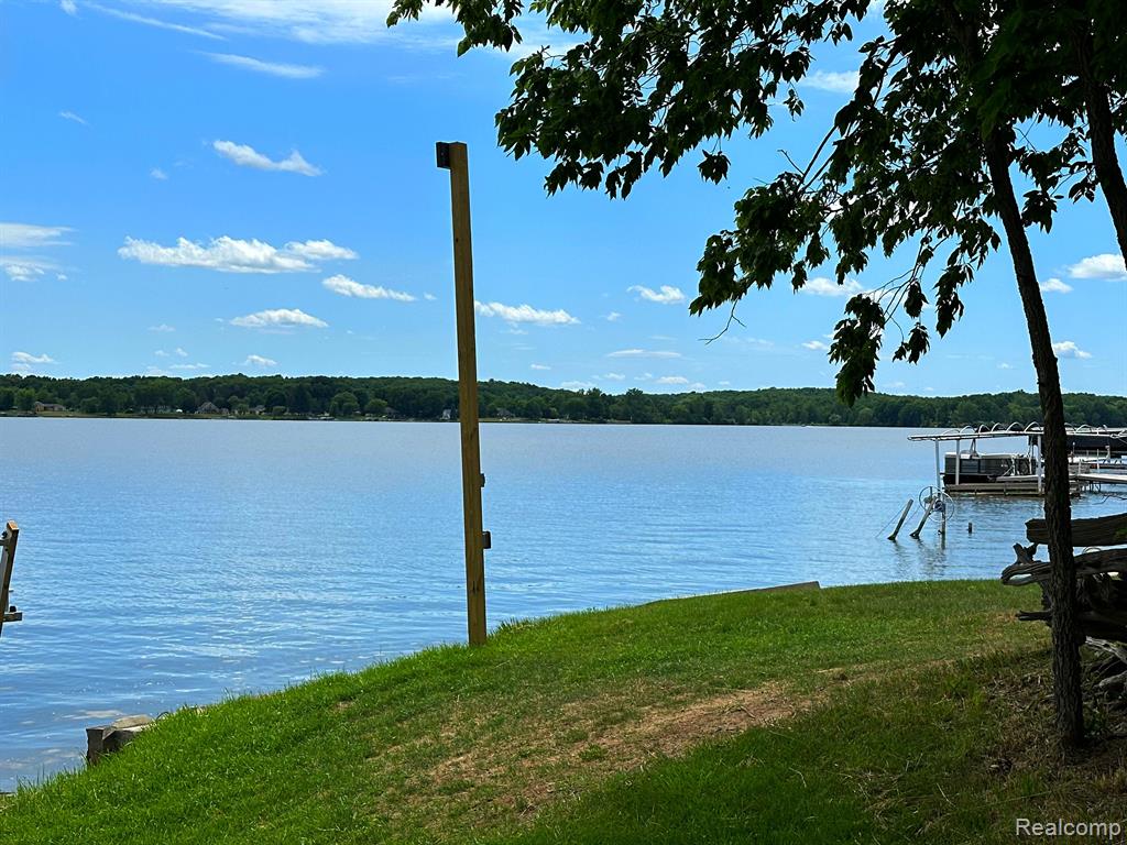 5566 Sandy Lane, Columbiaville, MI 48421 — Photo 15