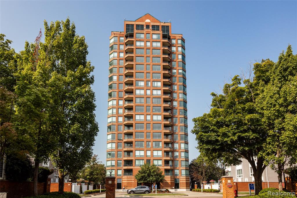 3320 Spinnaker Lane, 8F, Detroit, MI 48207