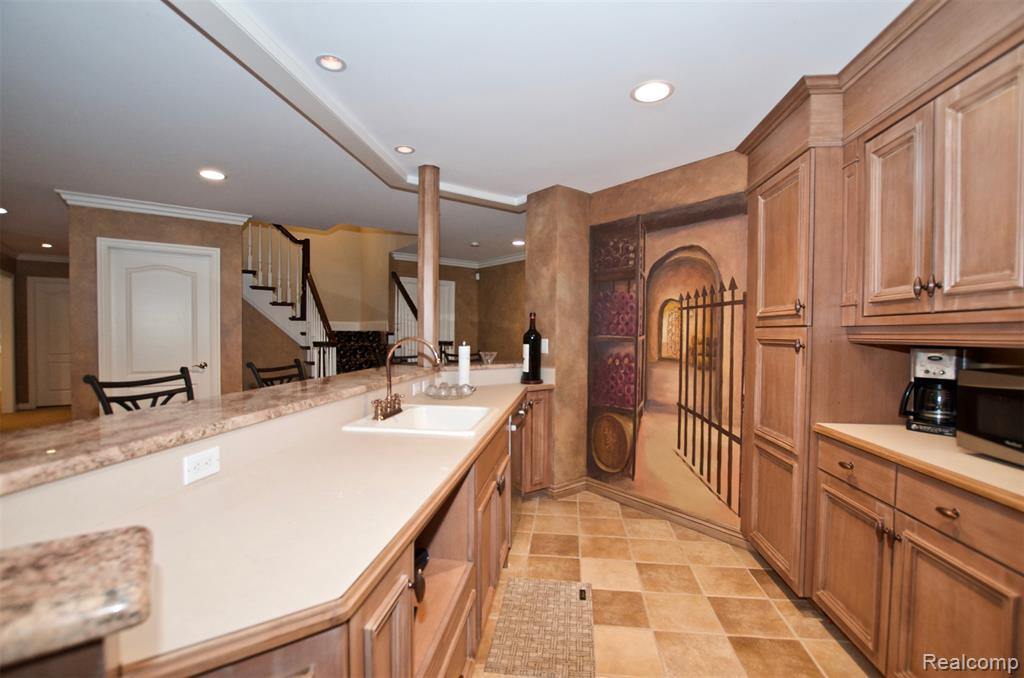 2551 Ginger Court, Bloomfield Hills, MI 48304 — Photo 21