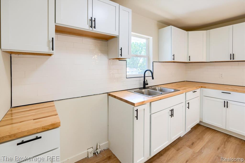 1401 Hillside Drive, Flint, MI 48532 — Photo 15