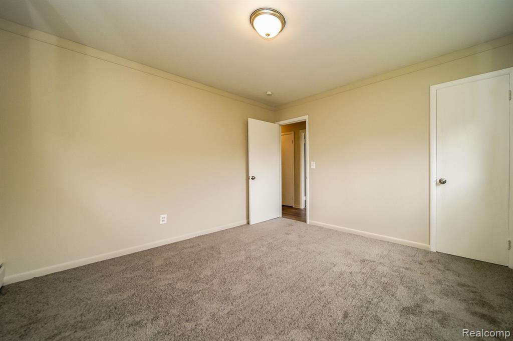 46269 HULING Street, Shelby Twp, MI 48317 — Photo 33