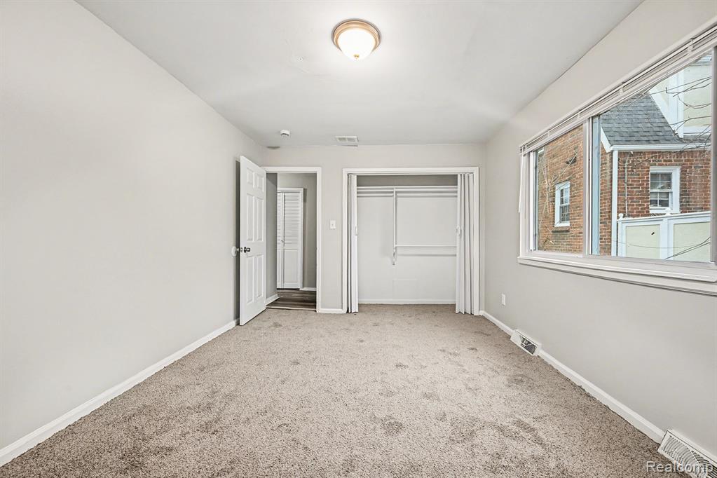 22570 Tulane Avenue, Farmington, MI 48336 — Photo 12