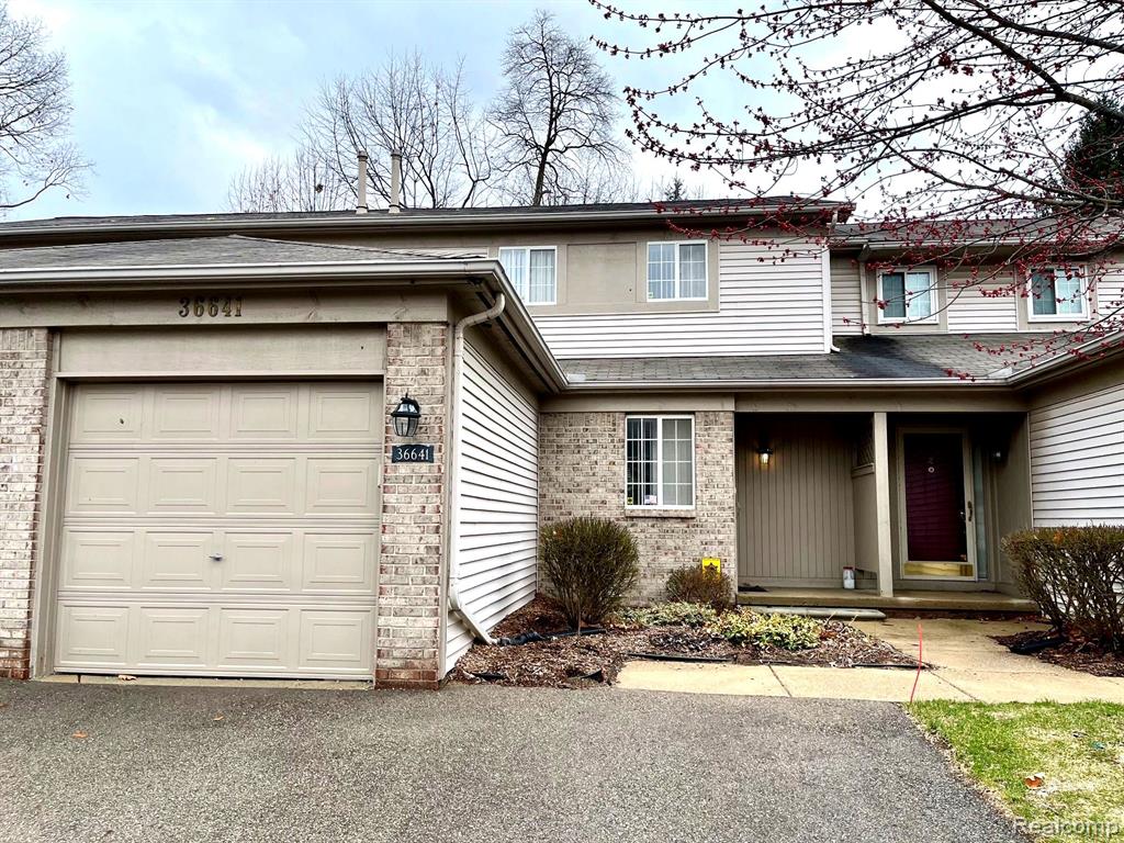 36641 DEERHURST Street S, 10, Westland, MI — Photo 4