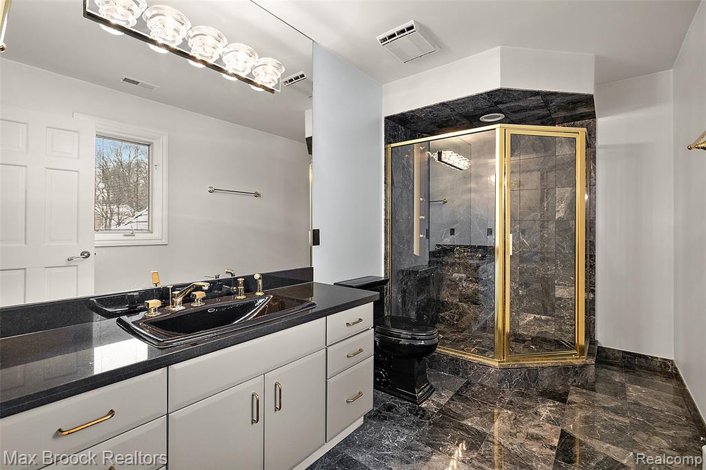 5148 Crest Knolls Court, Bloomfield Hills, MI 48302 — Photo 18