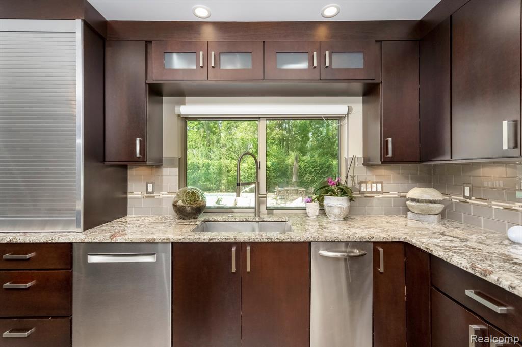 5156 Chestershire Court, West Bloomfield, MI — Photo 8
