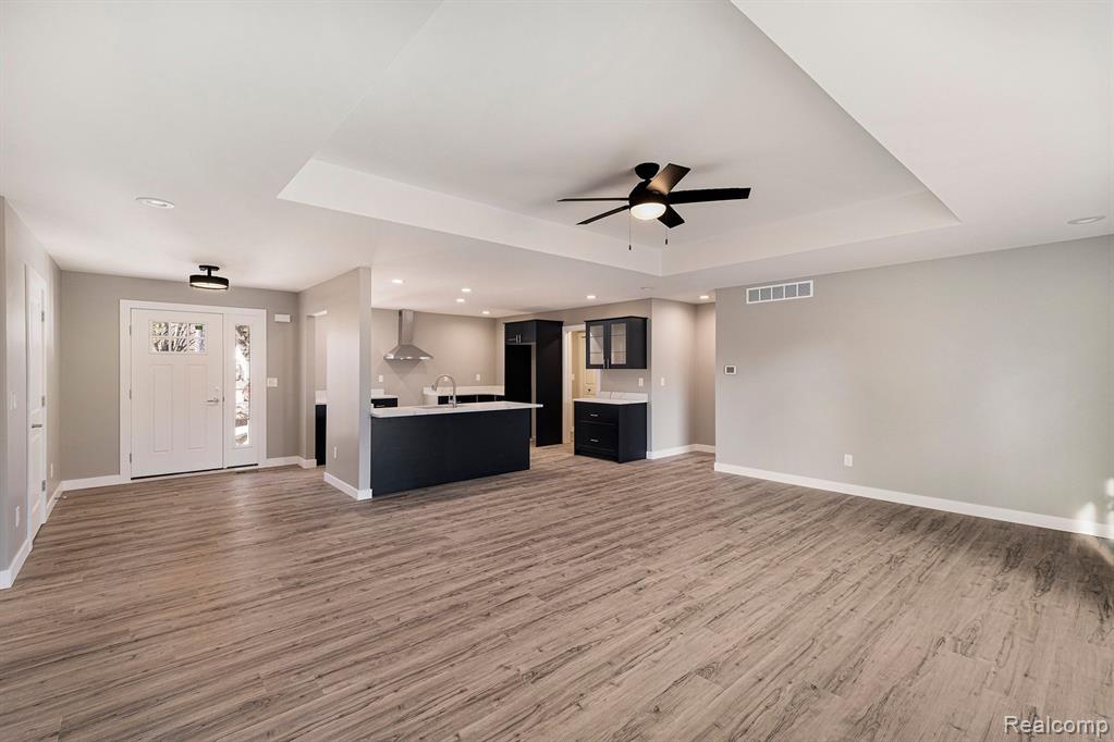 2417 EUGENE Street, Burton, MI 48519 — Photo 4