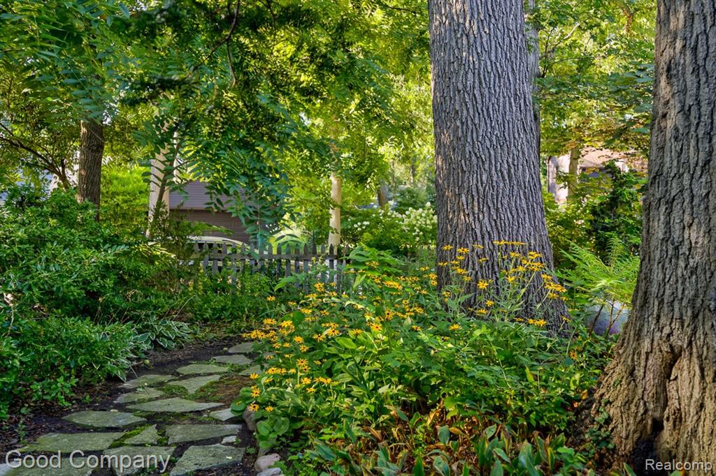 19 Oakdale Boulevard, Pleasant Ridge, MI — Photo 71