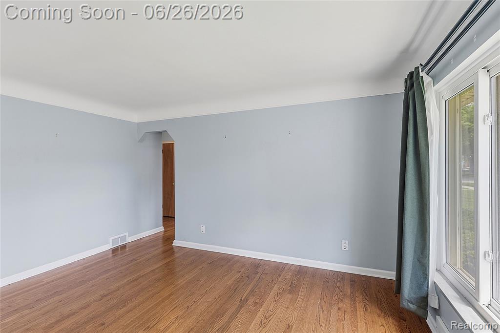 24671 Kenosha Street, Oak Park, MI 48237 — Photo 5