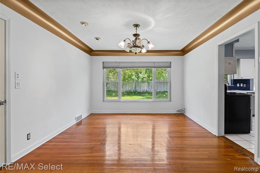 3441 Hawthorne Drive, Flint, MI 48503 — Photo 13