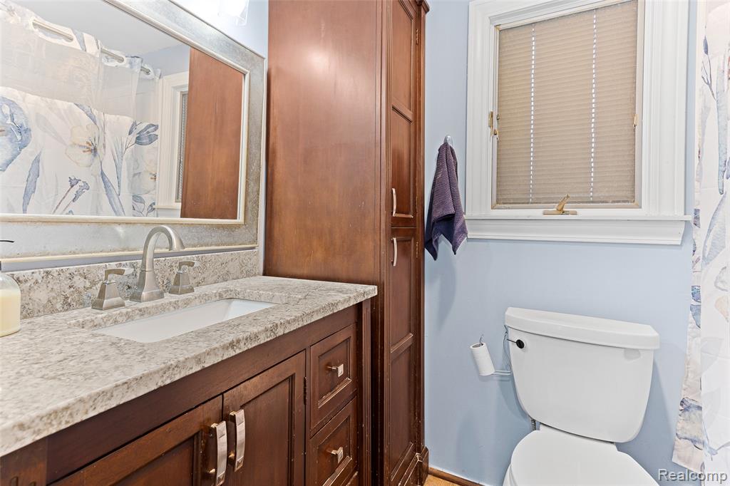 21849 E Chipmunk Trail, Woodhaven, MI 48183 — Photo 7
