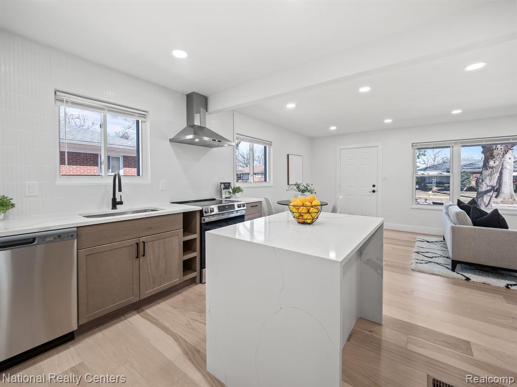 8875 KENBERTON Drive, Oak Park, MI 48237 — Photo 12