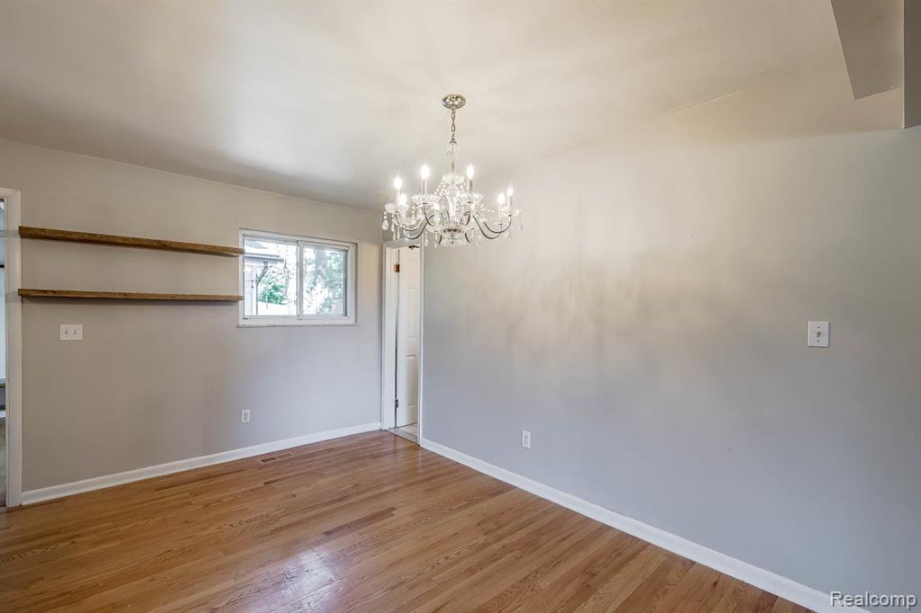 7709 Shelley Drive, Clarkston, MI 48348 — Photo 15