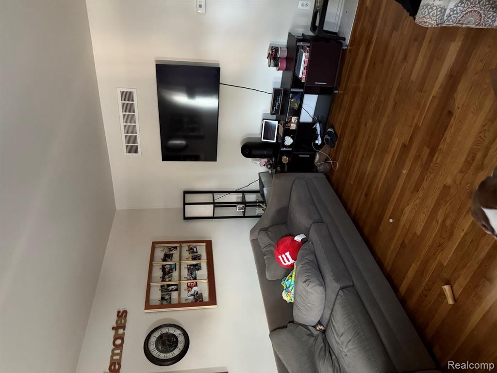 9702 CORNELL Street, Taylor, MI 48180 — Photo 4