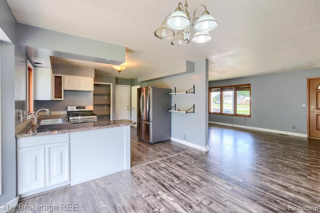 5495 E Coldwater Road, Flint, MI 48506 — Photo 17