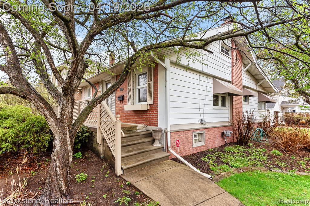719 W 12 Mile Road, Royal Oak, MI 48073 — Photo 2
