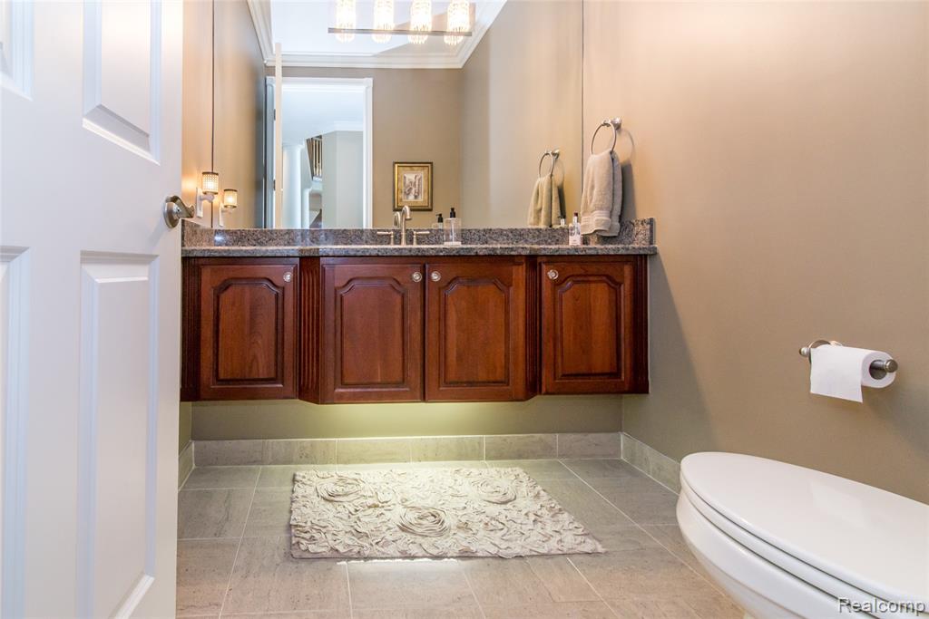 3166 W Beach Lake Drive, Milford, MI, 48380