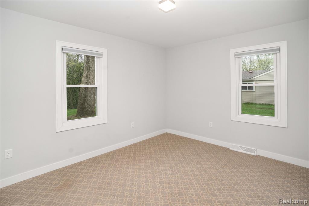 620 S Briarvale Drive, Auburn Hills, MI 48326 — Photo 18