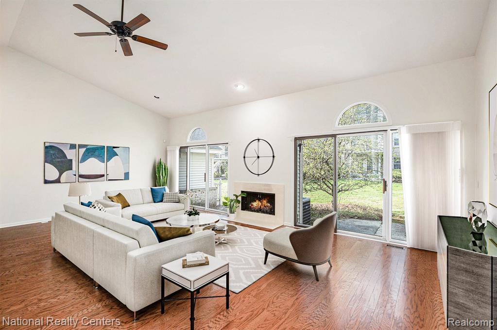 7529 DANBURY Drive, West Bloomfield, MI — Photo 2