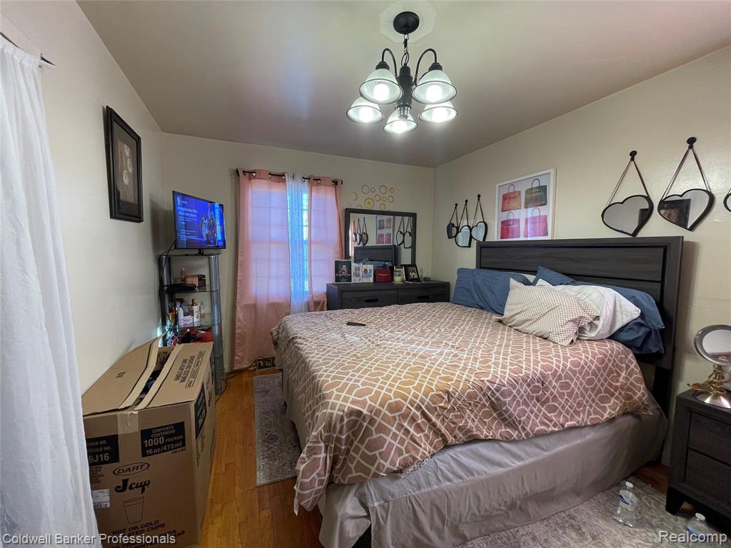 5021 Forest Side Drive, Flint, MI, 48532