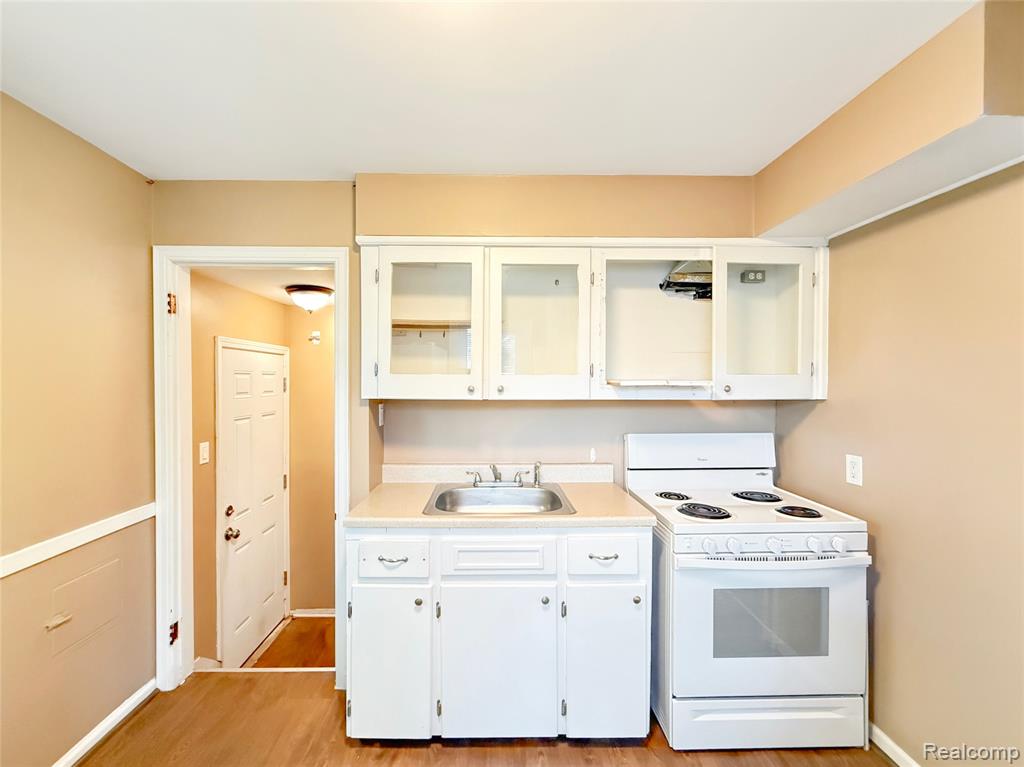 4993 Gateshead Street, Grosse Pointe, MI 48236 — Photo 6
