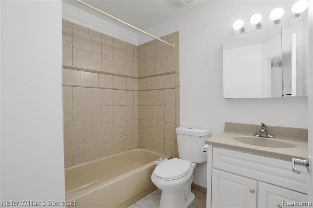 51488 BLUE SPRUCE Drive, Macomb, MI 48042 — Photo 24