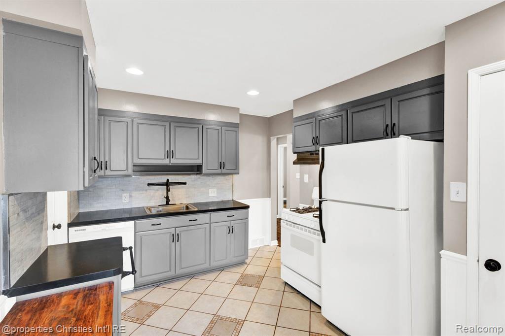 4271 PRAIRIE Avenue, Berkley, MI 48072 — Photo 12