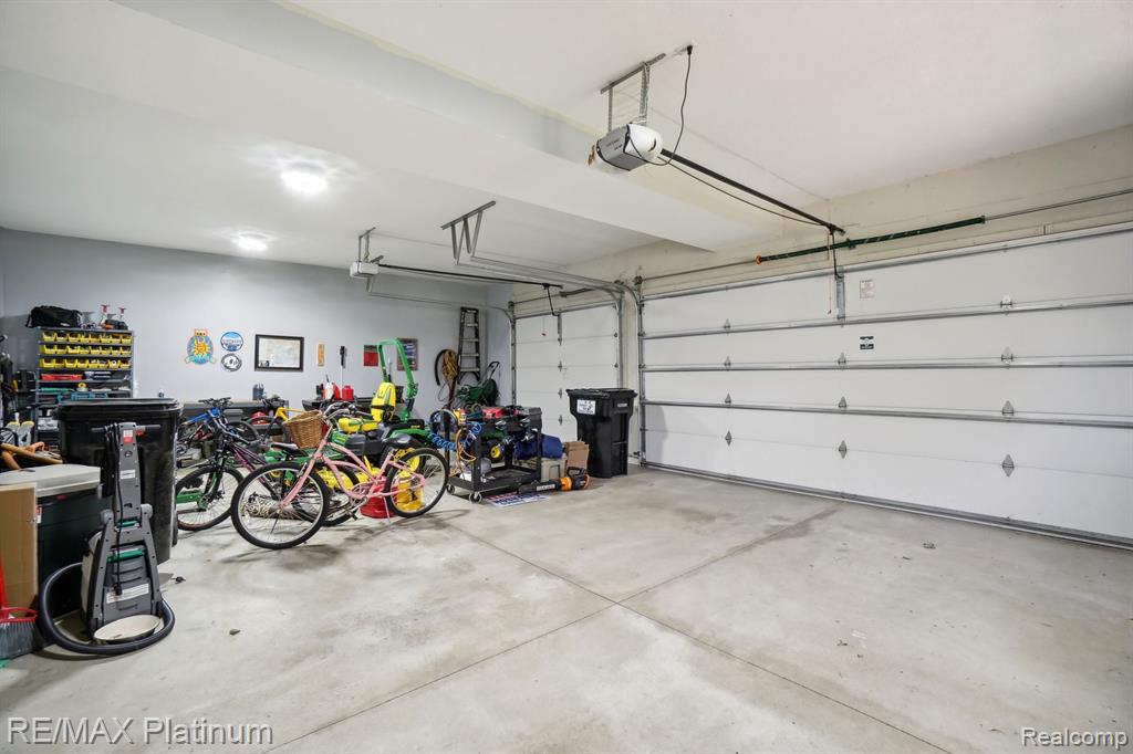 4657 Lakeshire Drive, Howell, MI 48843 — Photo 35