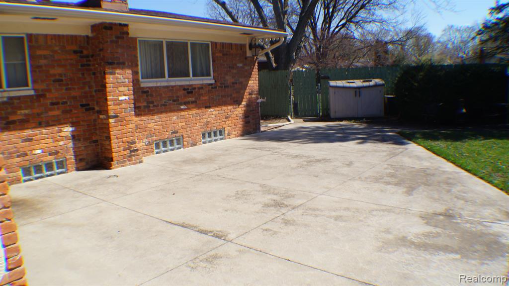 4609 CALVERT Court, Troy, MI 48085 — Photo 52