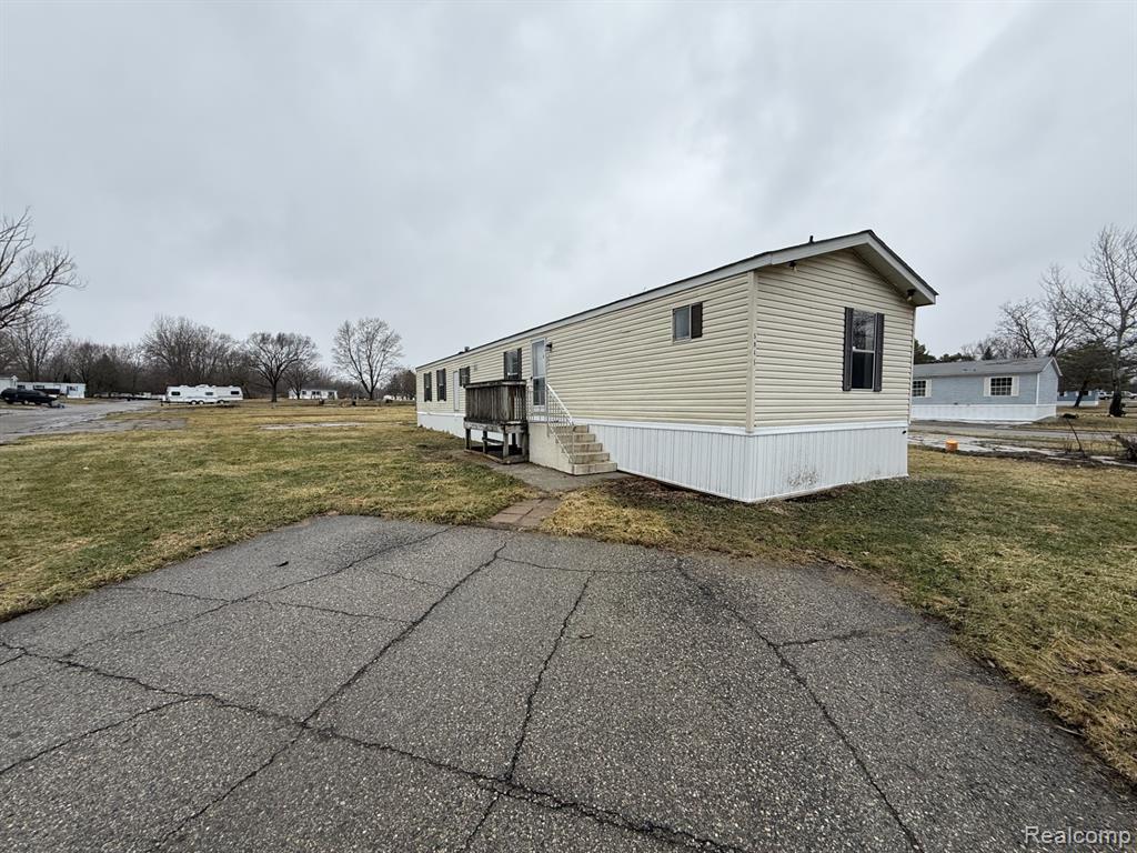 5045 Nadie Drive, Mount Morris, MI 48458 — front exterior