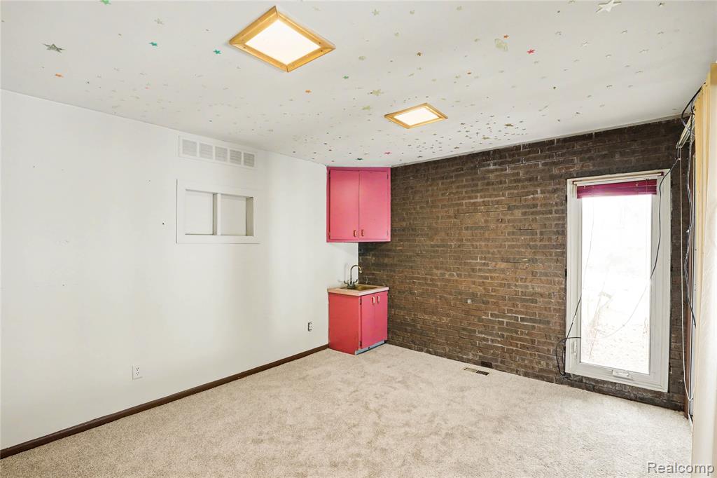 13490 Lakebrook Drive, Fenton, MI 48430 — Photo 23