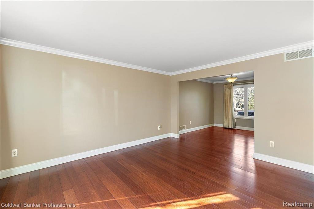 9485 BAYWOOD Drive, Plymouth, MI 48170 — Photo 14