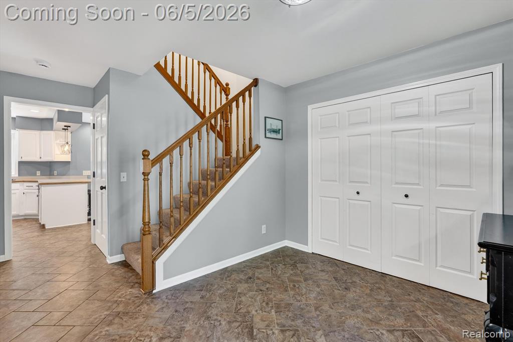 15129 Locust Grove Drive, Byron, MI 48418 — Photo 5