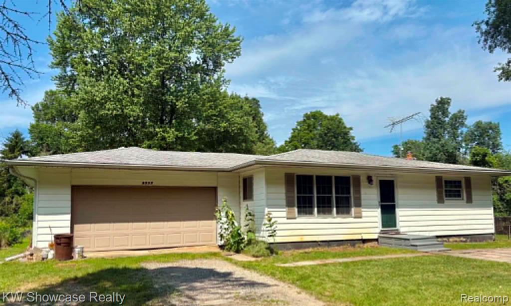 8835 Long Lane, Clawson, MI 48348