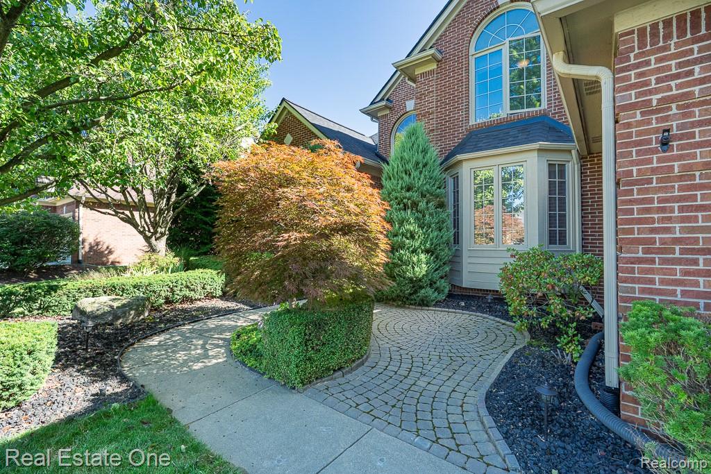 6615 Chatham Circle, Rochester Hills, MI 48306 — Photo 2