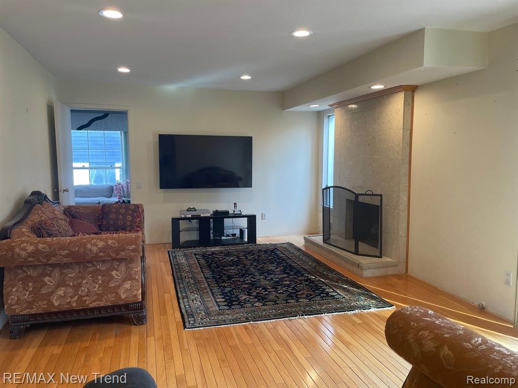 5250 Hardwoods Drive, West Bloomfield, MI 48323 — Photo 9