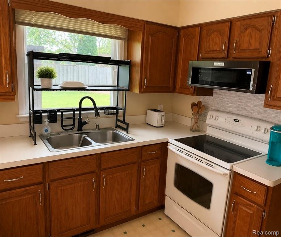 461 Craemer Drive, Frankenmuth, MI 48734 — Photo 2