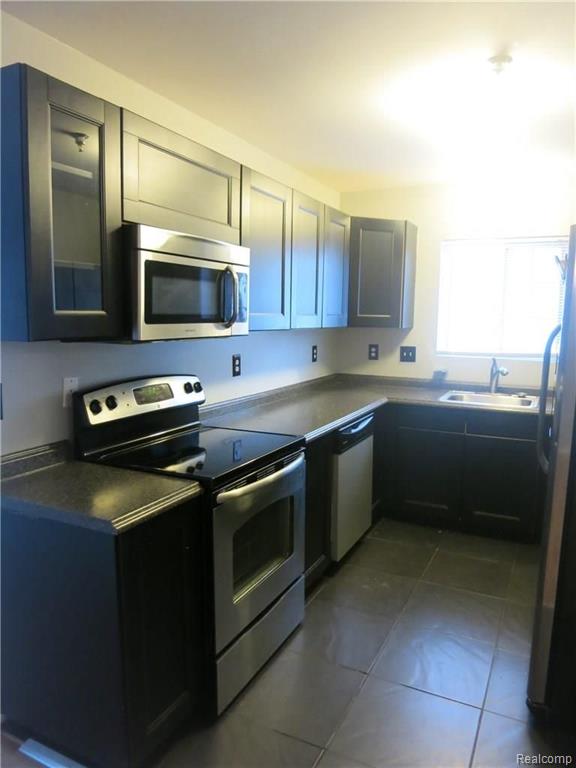 23390 GRAYSON, Southfield, MI 48075 — Photo 9