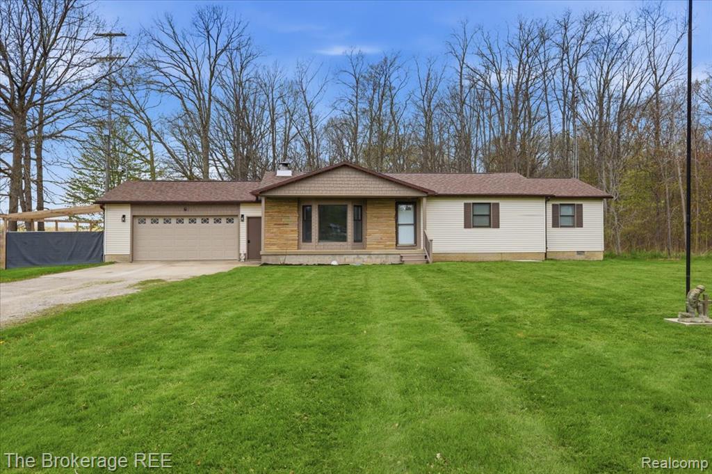 8254 Nichols Road, Gaines Vlg, MI 48436 — Photo 2