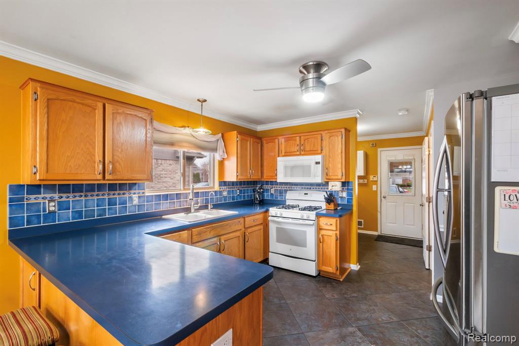 49248 Berkshire Drive, Chesterfield, MI 48047 — Photo 24
