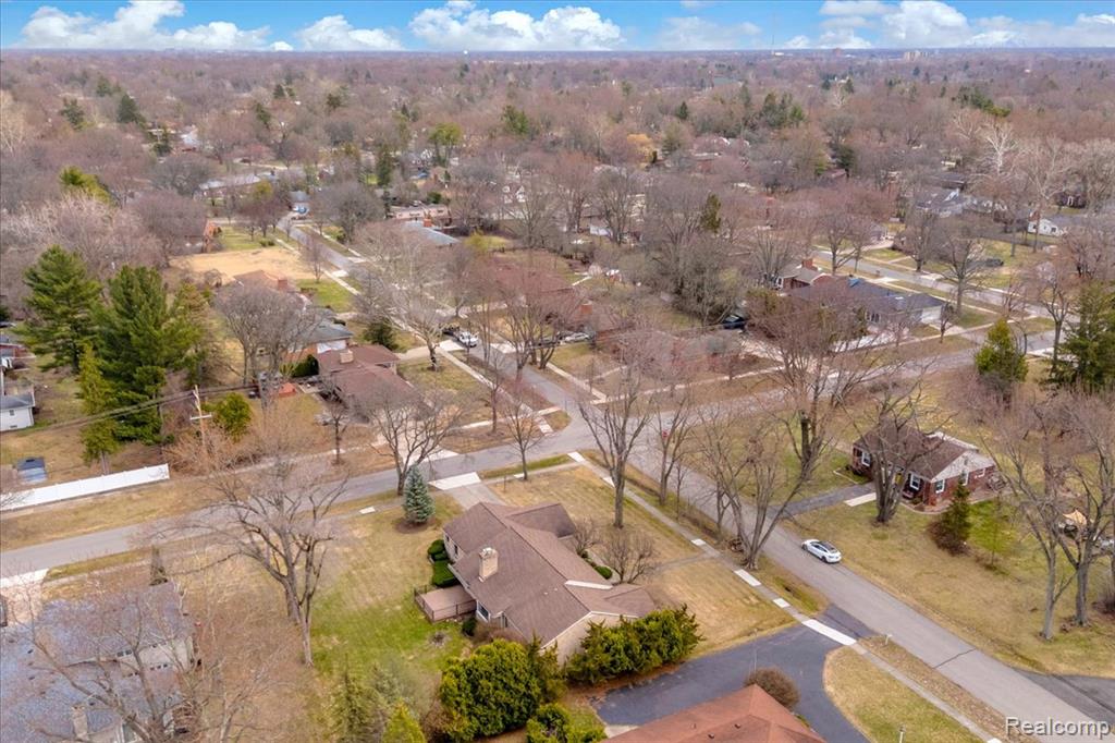 19010 Lacrosse Avenue, Lathrup Village, MI 48076 — Photo 43