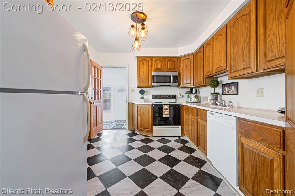 4196 Clippert Street, Dearborn Heights, MI 48125 — Photo 13