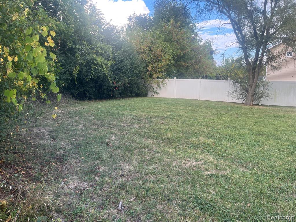 598 Montana Avenue, Pontiac, MI 48341 — Photo 4